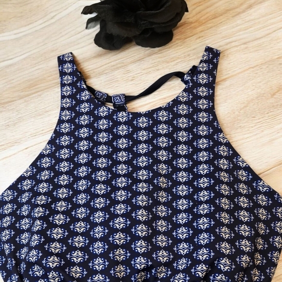 Athleta Tangier High Neck Tankini Top in Blue/White Abstract Print Preowned 36DD - Picture 2 of 12